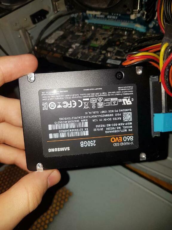 Твердотельный накопитель Samsung MZ-76E250BW 250 Гб - купить