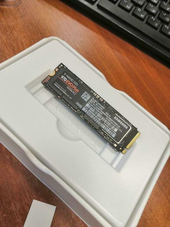 SSD-накопитель Samsung 970 EVO Plus NVMe M.2 250Гб - купить