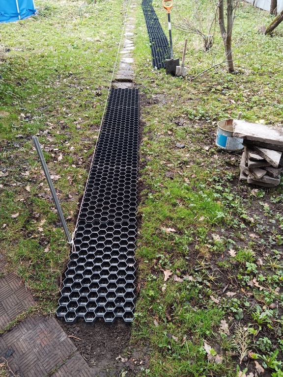 Решетка газонная пластиковая Gidrolica Eco Standart черная C250 ...