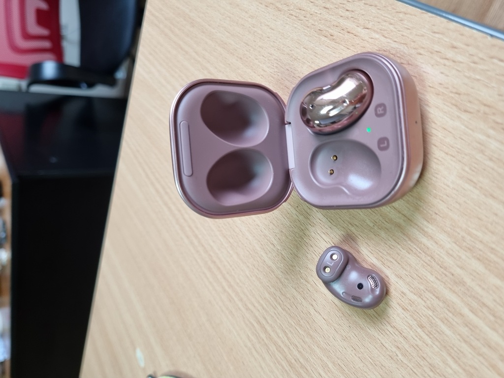 Наушники Samsung Galaxy Buds Live черные - купить | Samsung RU