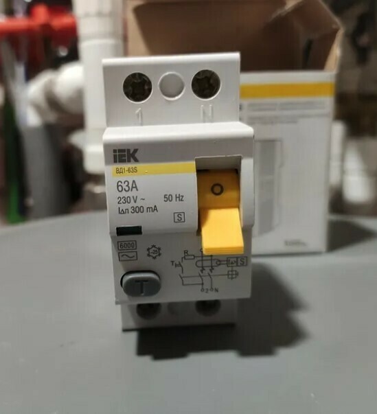 УЗО IEK Karat ВД1-63 63А 1P+N тип AC 30 мА 4,5 кА (MDV10-2-063-030 ...