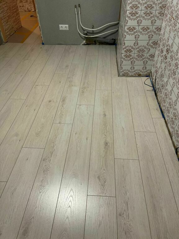 Ламинат 33 класс Egger Home дуб ривалго белый 1,99 кв.м 8 мм с фаской ...