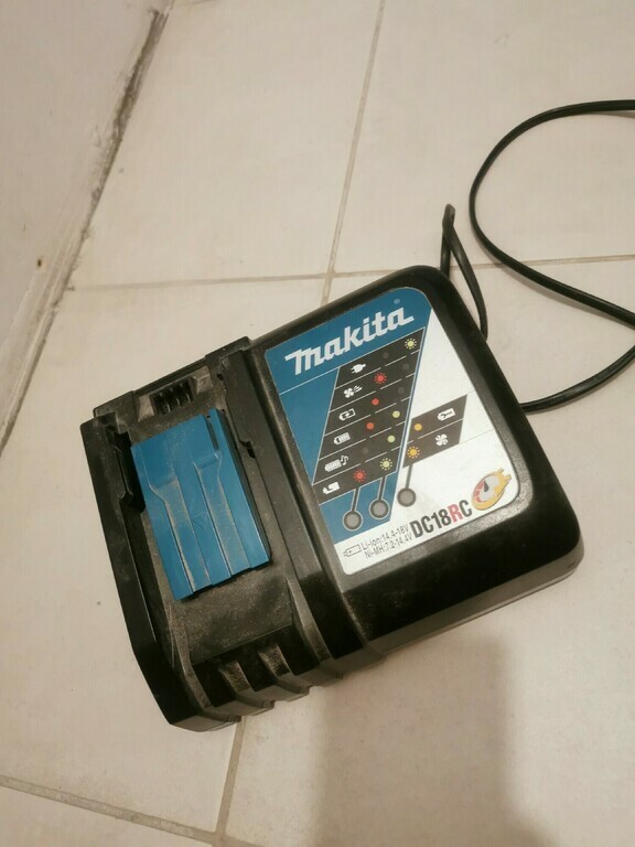 Аккумулятор Makita LXT 191L74-5 18В 5Ач Li-Ion 18В с зарядным ...