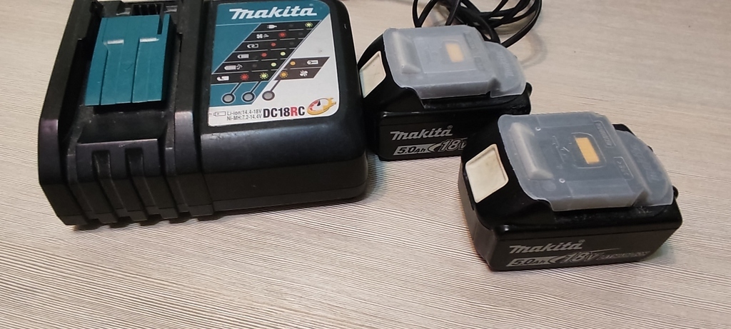 Аккумулятор Makita LXT 191L74-5 18В 5Ач Li-Ion 18В с зарядным ...