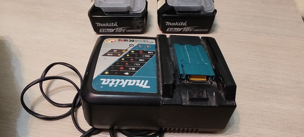 Аккумулятор Makita LXT 191L74-5 18В 5Ач Li-Ion 18В с зарядным ...