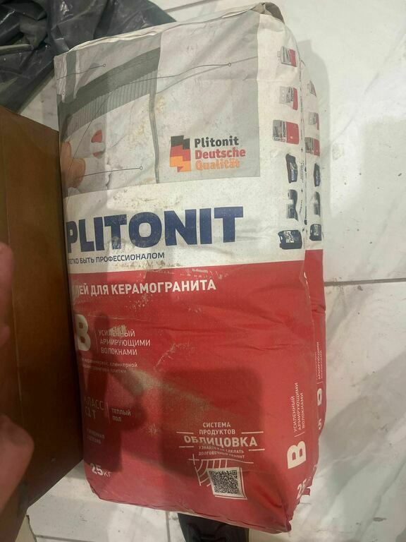 Клей для плитки и керамогранита Plitonit В усиленный с армирующими ...