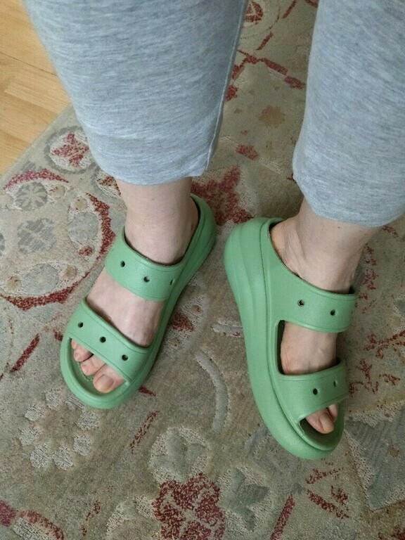 Шлепанцы Crocs Classic Crush Sandal, отзывы покупателей, фото 3