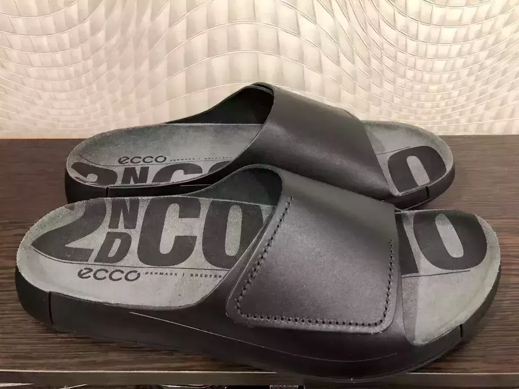 ECCO COZMO W