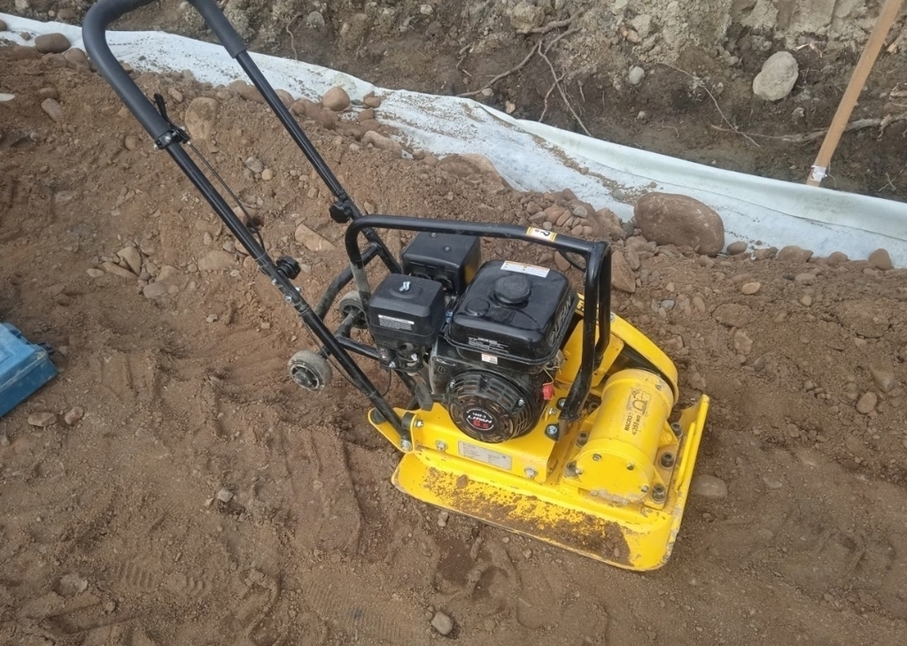 Виброплита бензиновая Champion PC9045F 500х450 мм 6,5 л.с. — купить в ...