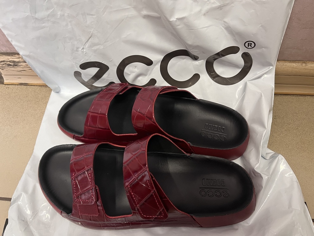 ECCO COZMO W