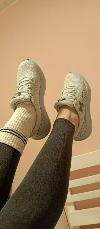 Кроссовки женские Under Armour Charged Surge 4, отзывы покупателей, фото 1