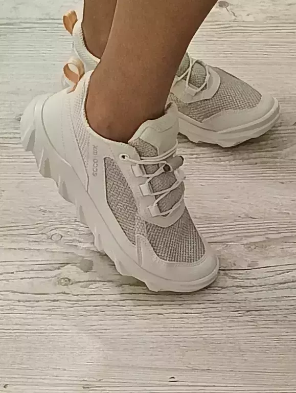 ECCO MX W