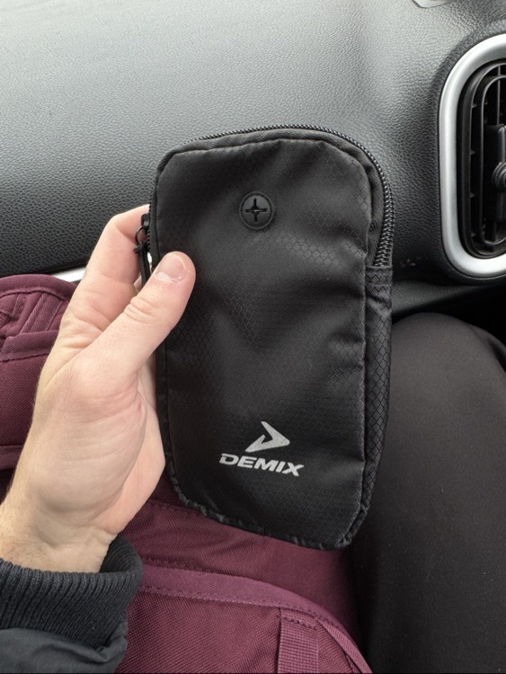 Чехол на руку для смартфона Demix, отзывы покупателей, фото 1