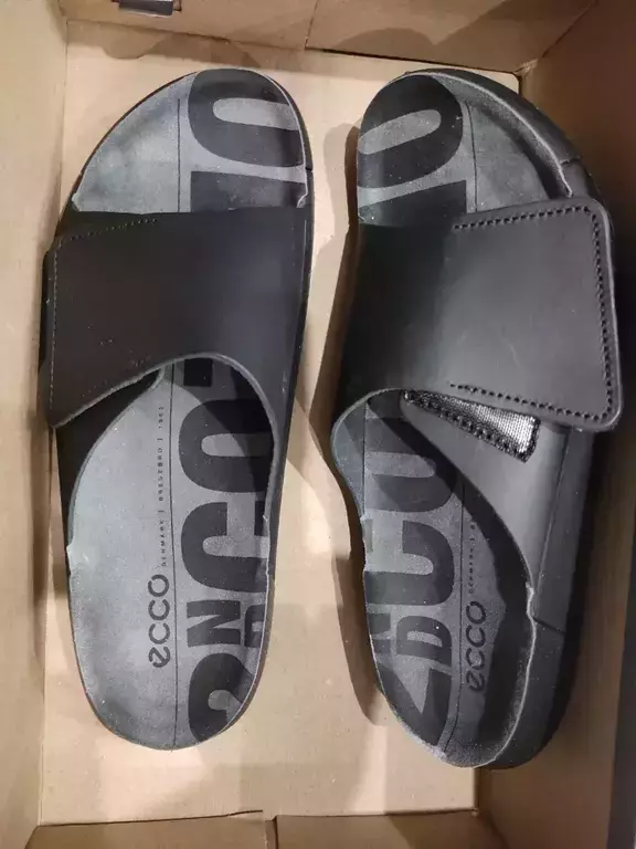 ECCO COZMO W ECCO COZMO W