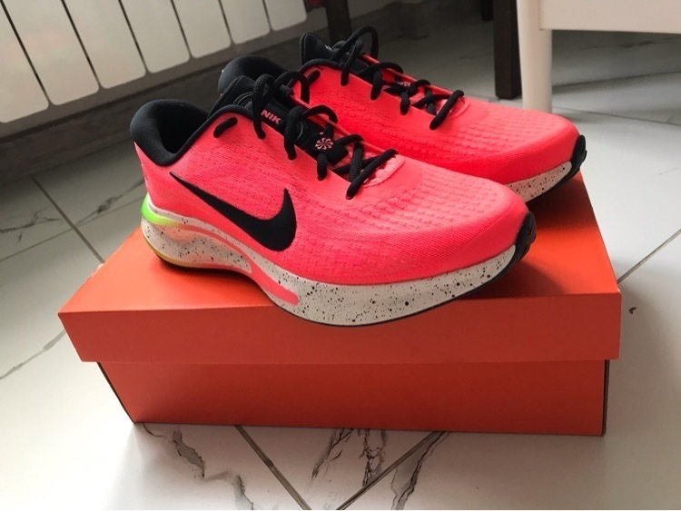 Кроссовки женские Nike Journey Run, отзывы покупателей, фото 1