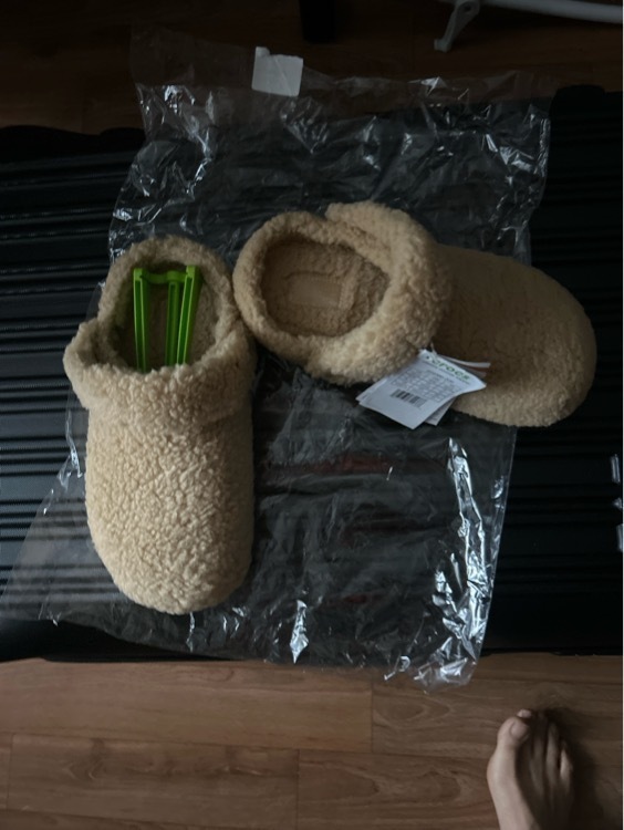 Клоги утепленные женские Crocs Classic Cozzzy Slipper, отзывы покупателей, фото 1