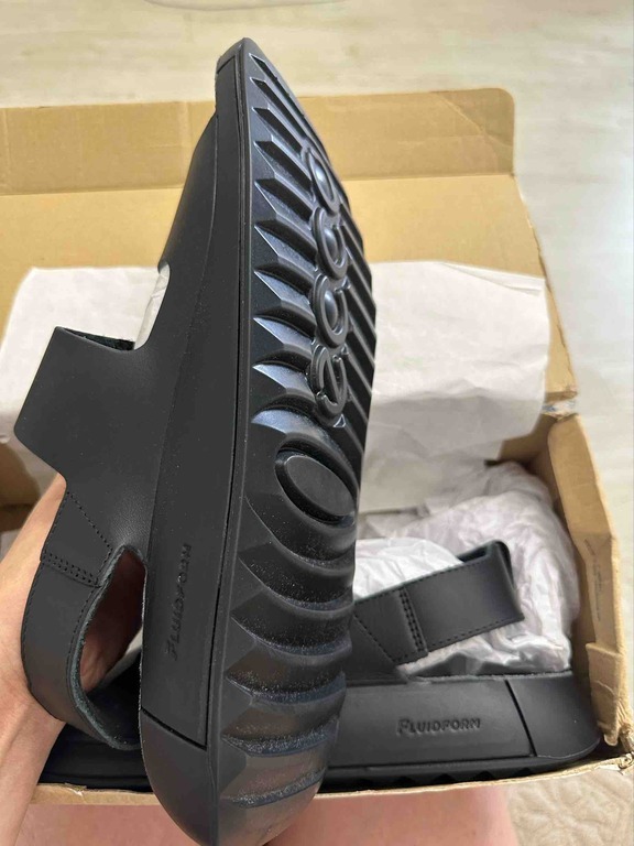 ECCO COZMO M
