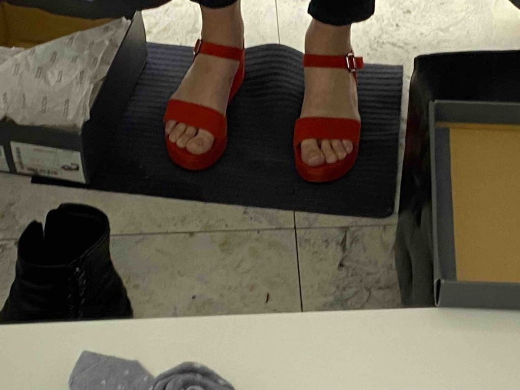 ECCO ELEVATE PLATEAU SANDAL