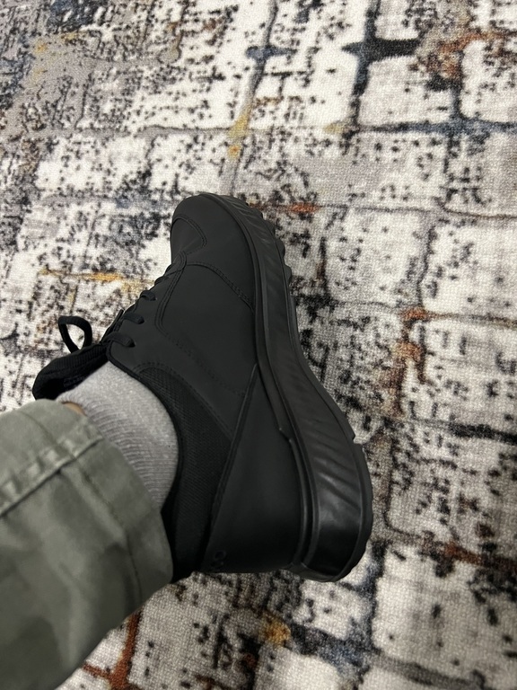 ECCO EXOSTRIDE M