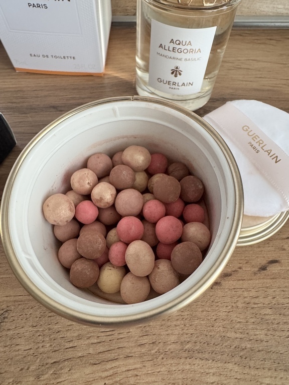 Guerlain Meteorites Light Revealing Pearls of Powder 03 Dore