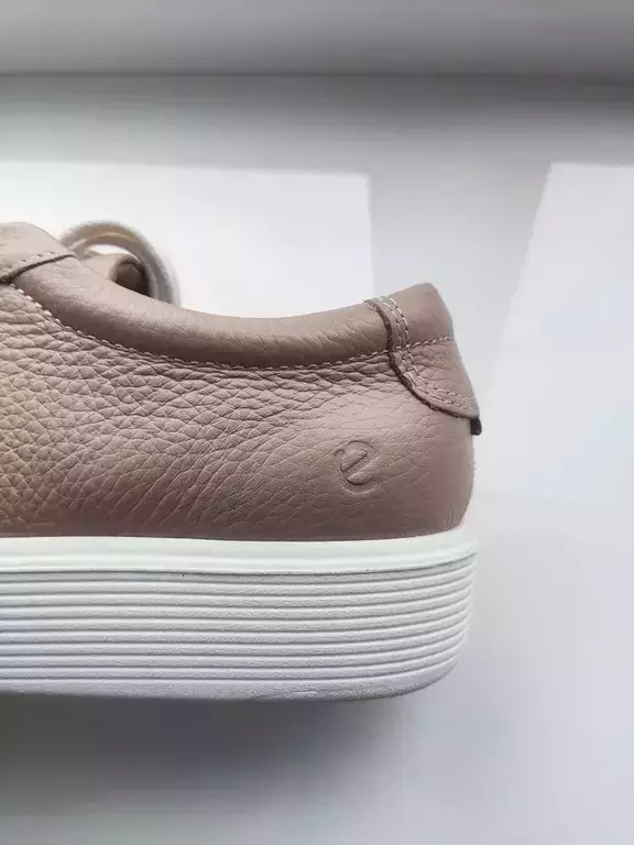 ECCO NOUVELLE