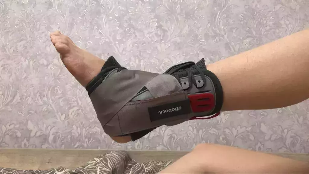 https://media.apltcdn.com/media_files/68d5/5836/d89d/ff00/0130/b0d2/large.jpeg?1758812212