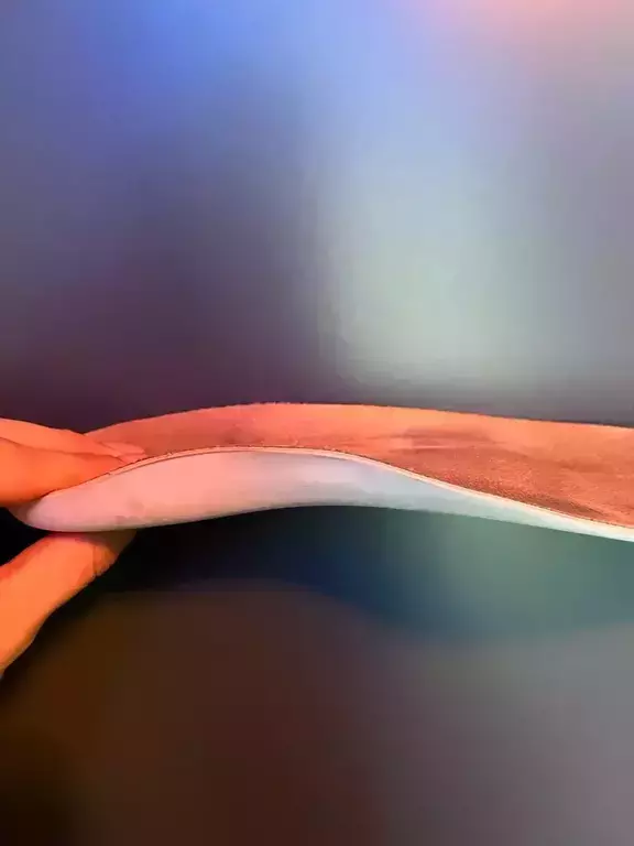 https://media.apltcdn.com/media_files/68d5/5897/d89d/ff00/0130/b216/large.jpeg?1758812310