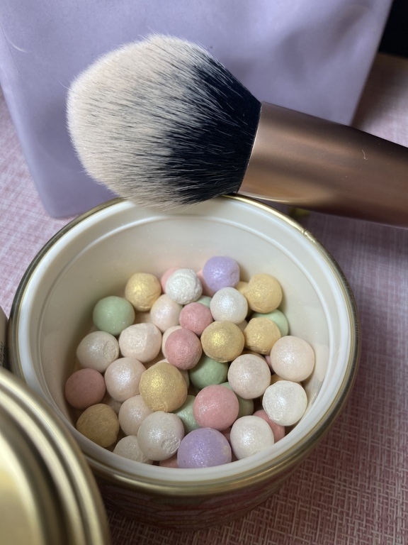 新品★GUERLAIN MÉTÉORITES ルースパウダー 20g　限定 Guerlain Meteorites Light Revealing Pearls of Powder 03 Dore