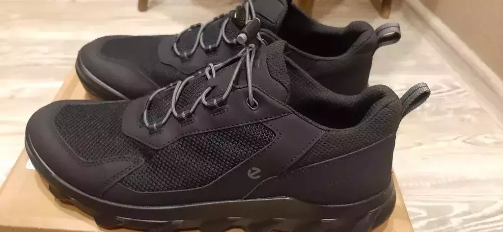 ECCO MX M