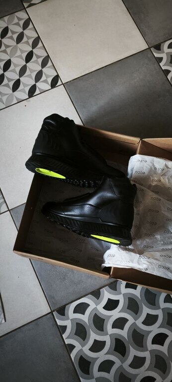 ECCO EXOSTRIDE M