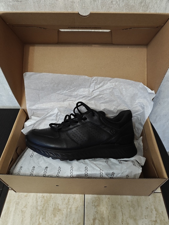 ECCO EXOSTRIDE M
