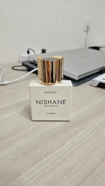NISHANE ハジワート EXTRAIT DE PARFUM 50ml Nishane Hacivat Extrait De Parfum 50 мл Духи - купить по цене