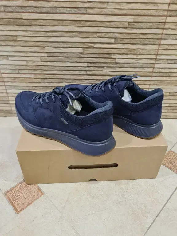 ECCO EXOSTRIDE M